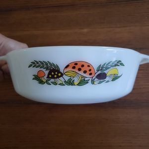 Fire King Mushroom 2qt Round Dish